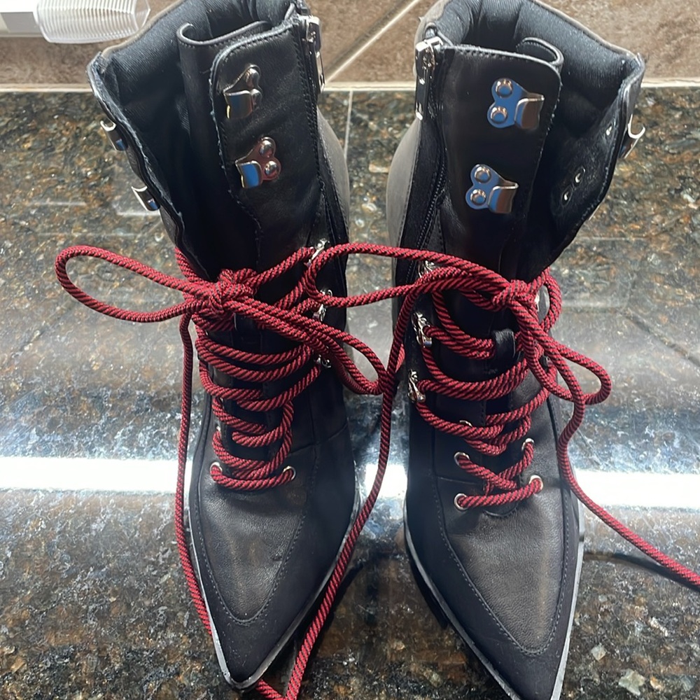 NIB Steve Madden Kare‎ Lace-up Boot Black and Red Size 9.5 Women - Picture 11 of 11